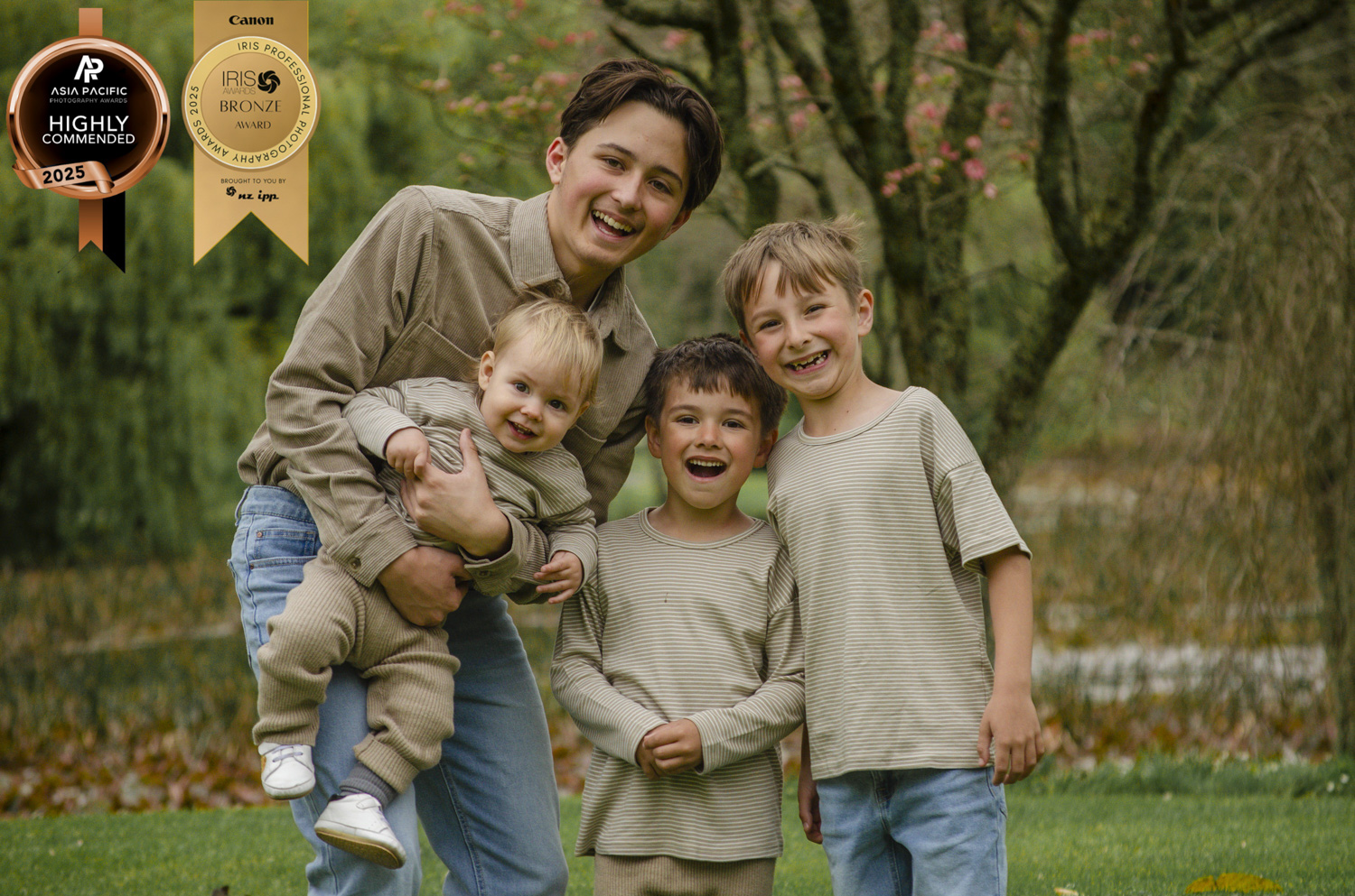An award winning family photograph from Te Awamutu, Waikato based photographer, Donna from Donna May Photography. Winning a bronze award in the 2025 New Zealand Iris Awards.